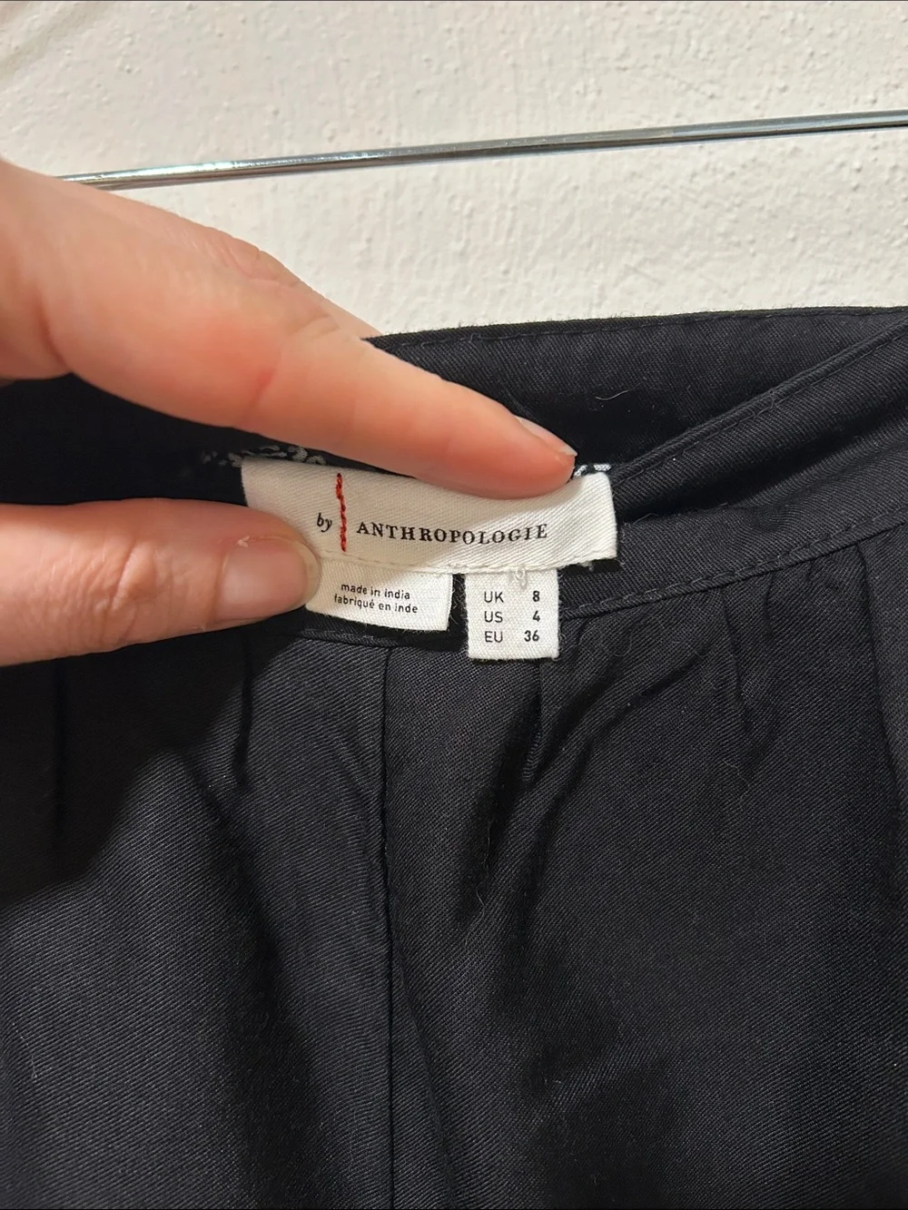 Anthropologie Wide-Leg Eyelet Crop Pants. Size 4. Black - Picture 5 of 5